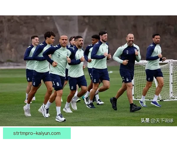 西甲保级成功后，球队状态回暖，展现出竞争力增强迹象